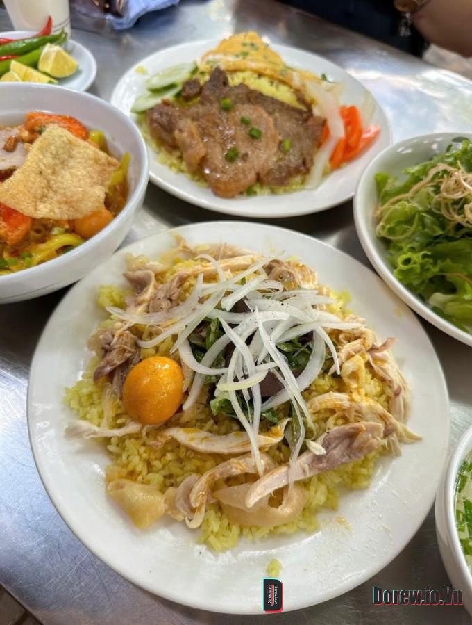 Cơm gà Giếng Đình
