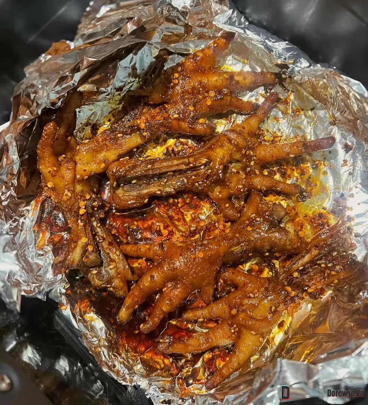 Chân gà nướng cay