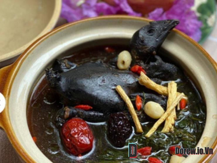 Gà ác hầm thuốc bắc