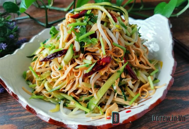 Giá đỗ xào đậu phụ khô và ớt ngọt