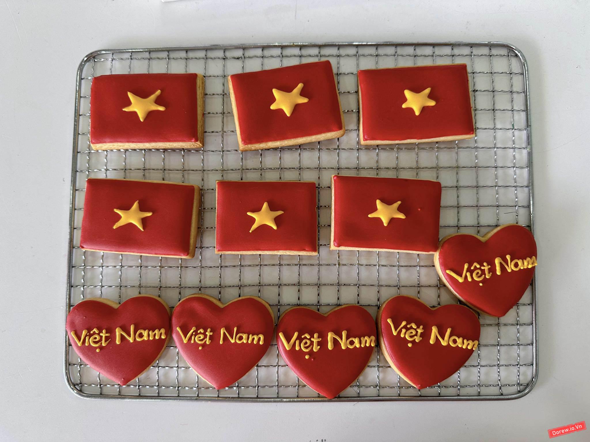 Bánh quy chủ đề 50 năm thống nhất đất nước