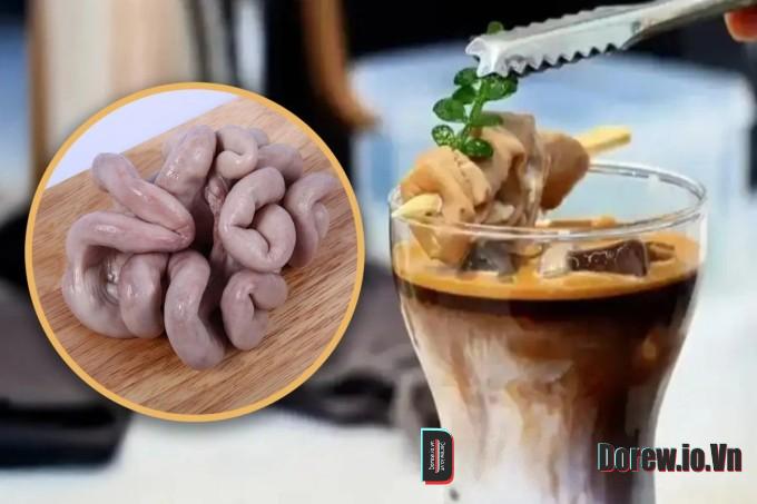 Cà phê latte pha cùng nước hầm ruột heo non