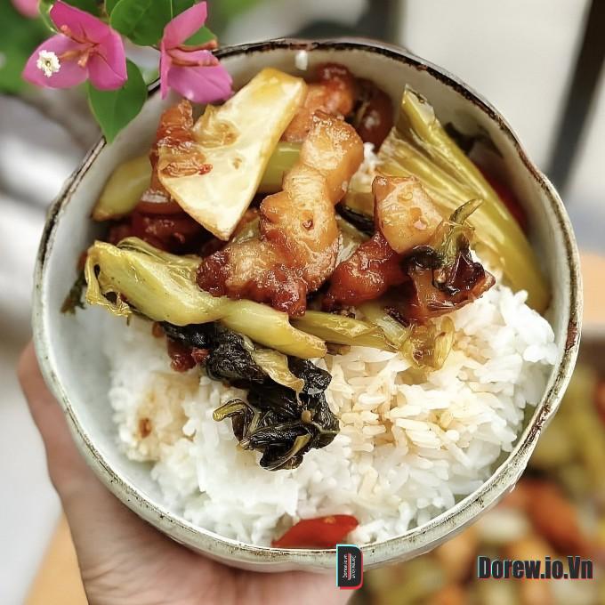 Ba chỉ kho dưa là đảm bảo hết nồi cơm