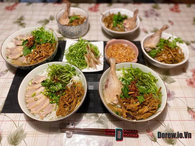 Vịt được chà xát với nguyên liệu khử mùi