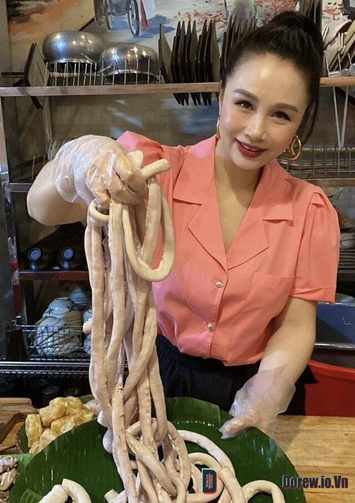 Chị Xuân thường xuyên nhập nội tạng để làm các món lẩu, nướng, bún đậu