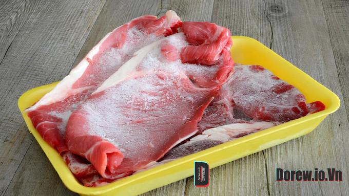 Thịt chưa rã đông vẫn an toàn để nấu, miễn đảm bảo thời gian và phương pháp.