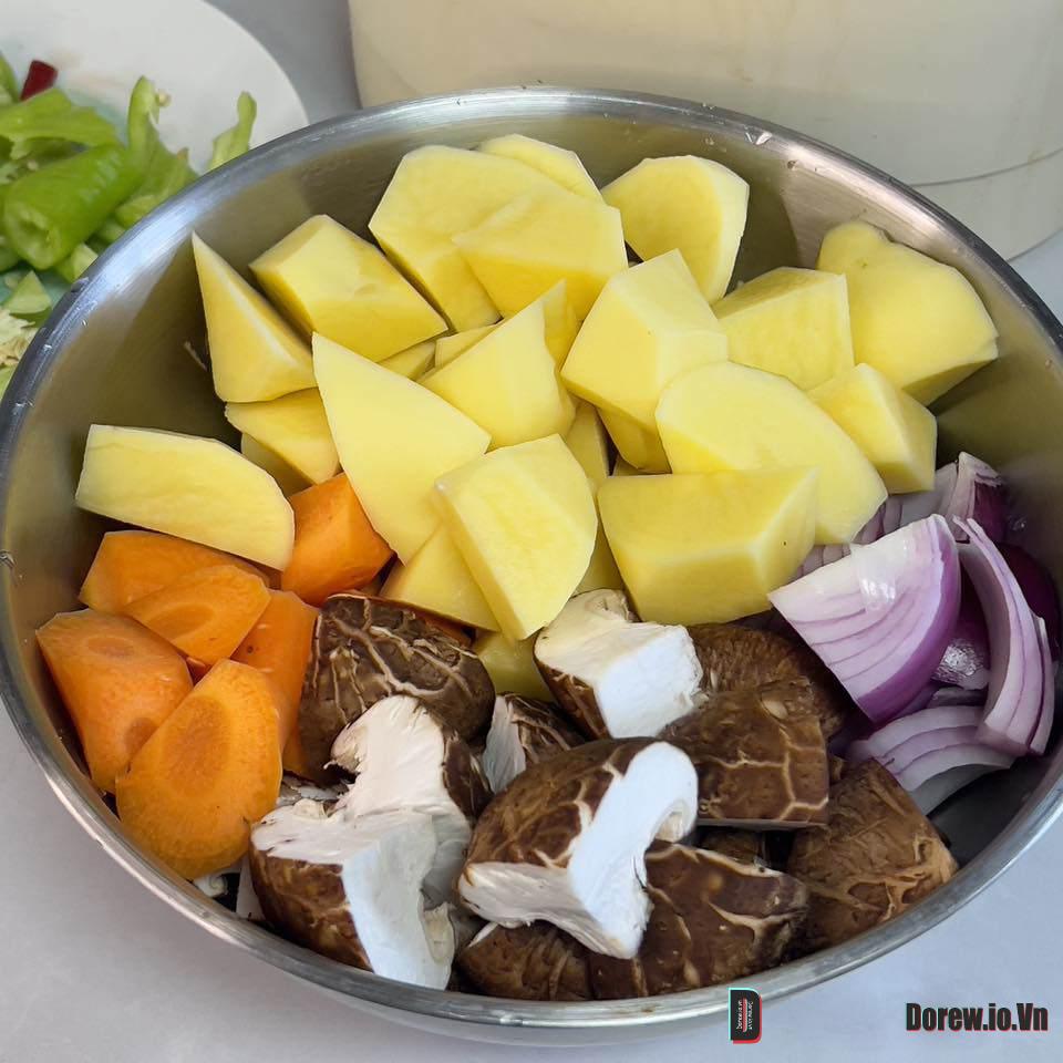Hầm gà và rau củ