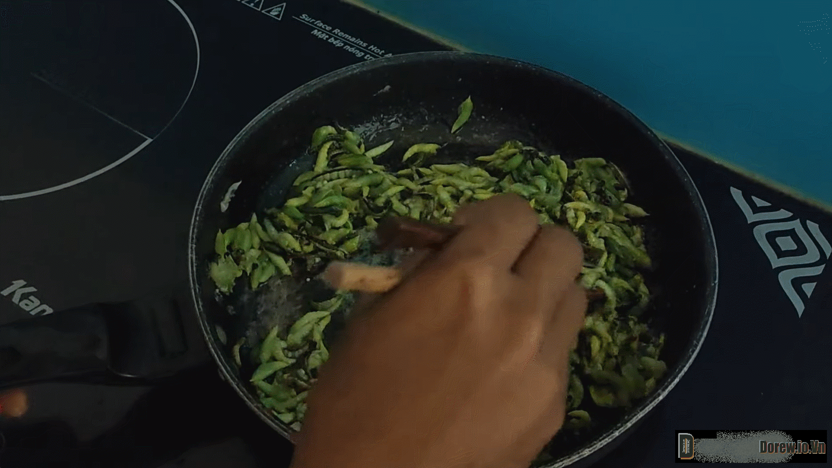 Sâu và nhộng muồng rang mỡ