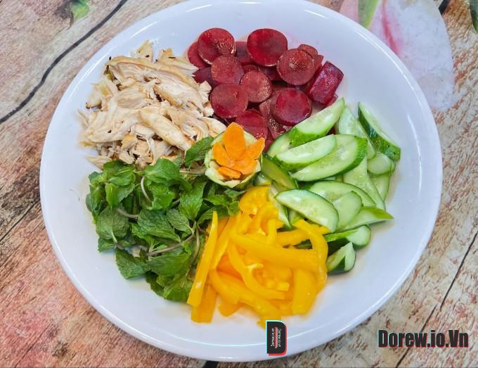 Gỏi Mận Gà Xé Hạt Điều Xốt Chua Ngọt 3