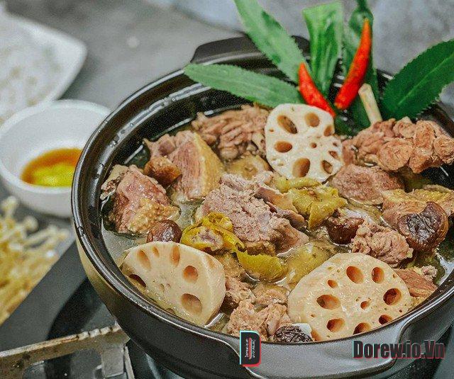 Vịt om sấu nấu củ sen