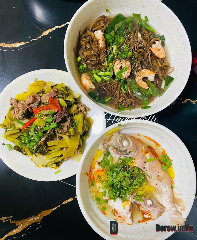 Mâm cơm nhà Huyền Elli