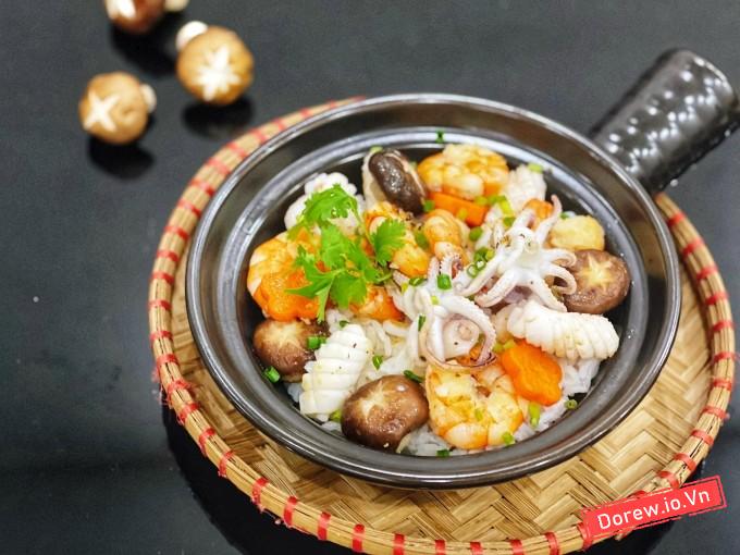 Cơm hải sản tay cầm 1