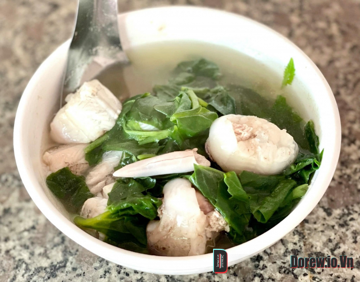 Món canh rau bầu đất với cá khoai