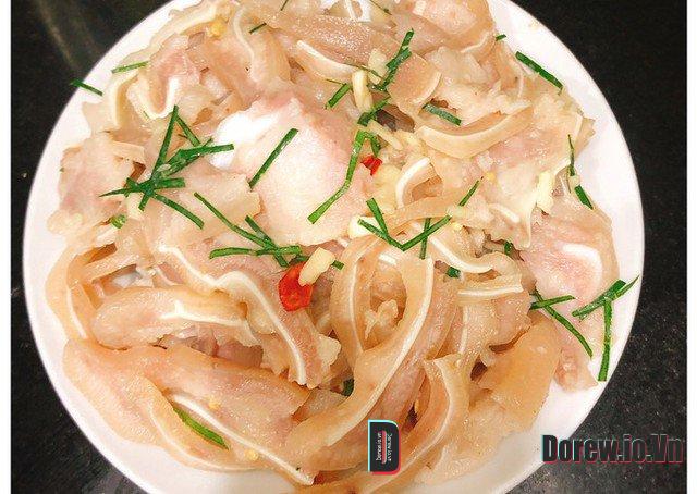 Gà luộc lá chanh
