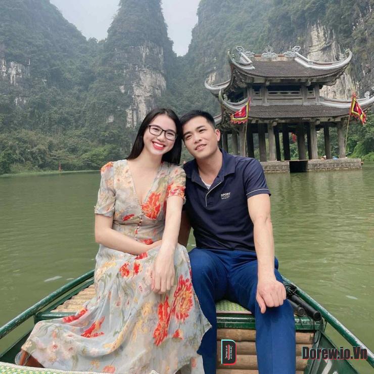 Gia đình hạnh phúc bên mâm cơm